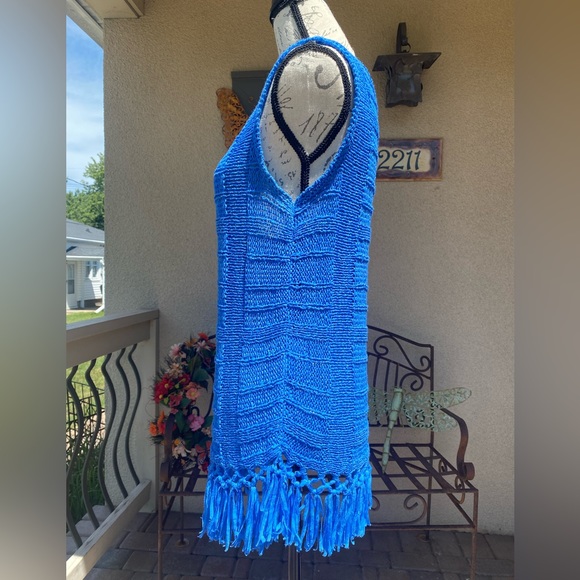 EUC worn once! Lilly Pulitzer Luca Fringe Sleeveless Sweater Tank Top-Lapis Blue - Picture 4 of 9